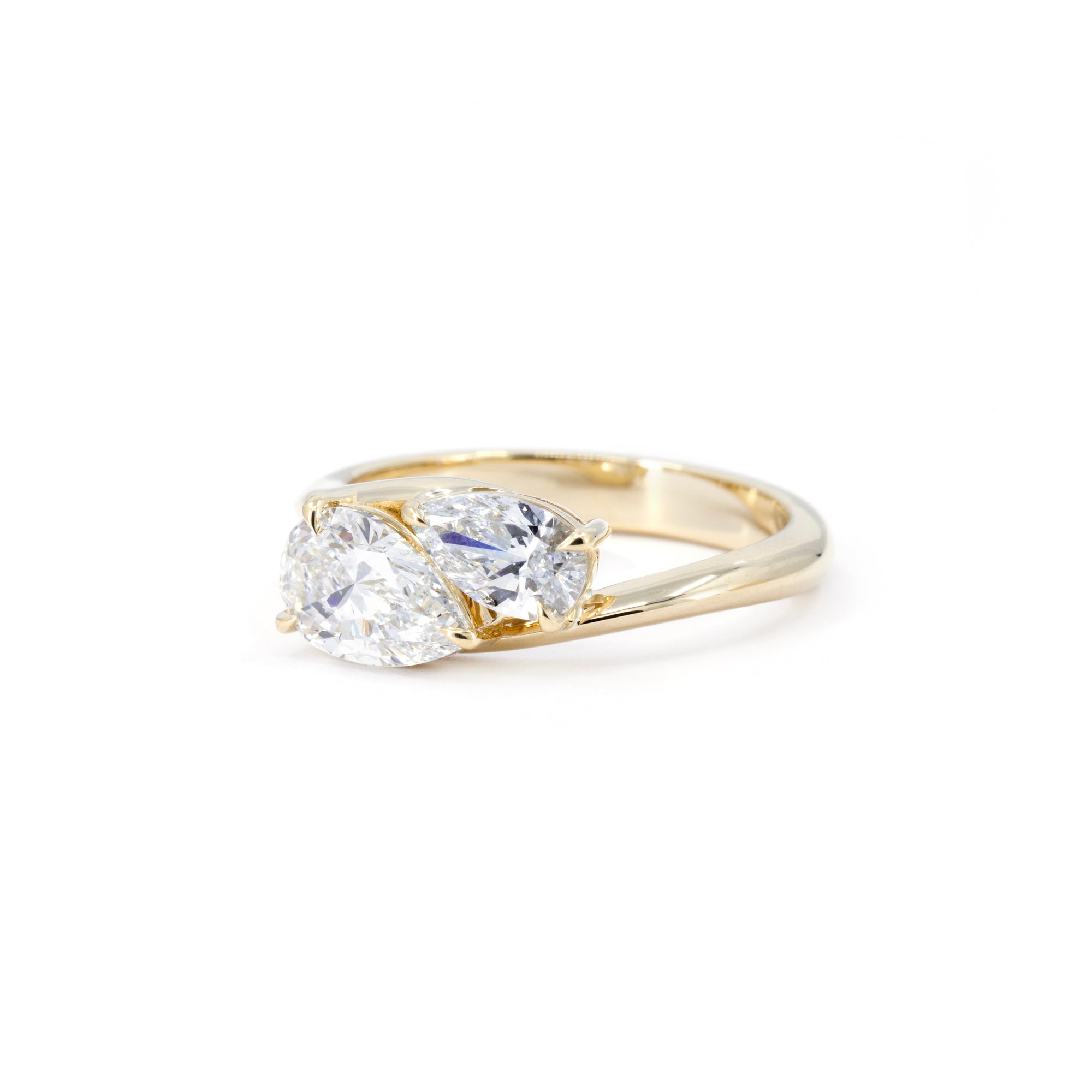 TOI &amp; MOI PEAR SHAPE DIAMOND | Yellow Gold