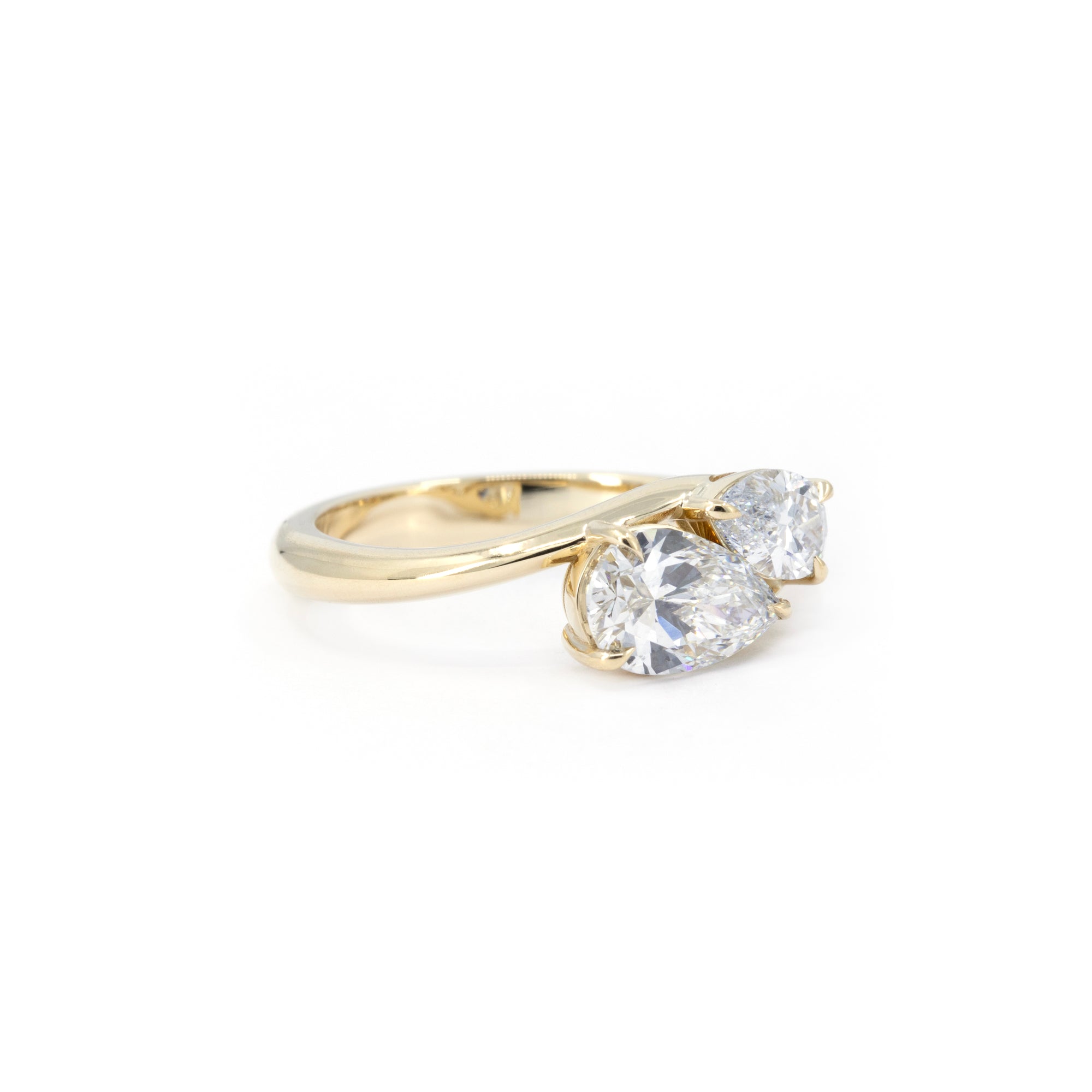 TOI &amp; MOI PEAR SHAPE DIAMOND | Yellow Gold