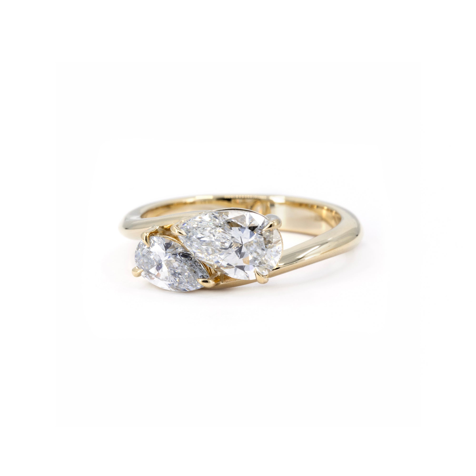 TOI &amp; MOI PEAR SHAPE DIAMOND | Yellow Gold