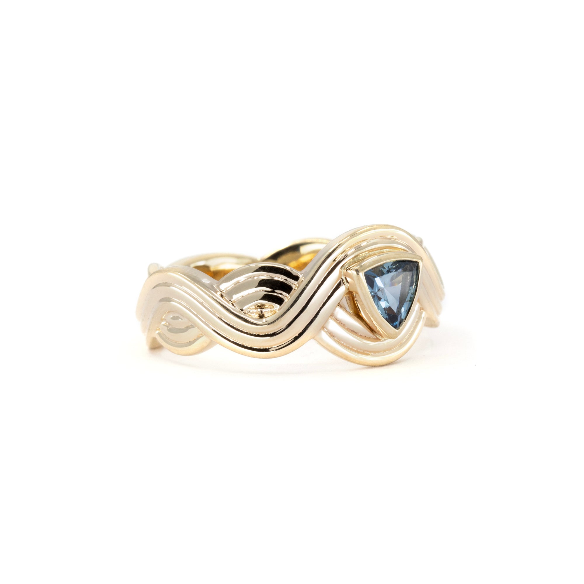TRILLION TEAL SAPPHIRE WAVY RING | Yellow Gold