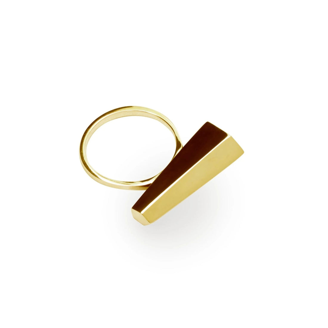 top view of vermeil gold sturdy ring unisex jewelry montreal handmade in canada yelklow gold ring silver edgy bold minimalist shapes ethical montreal jewelry studio 