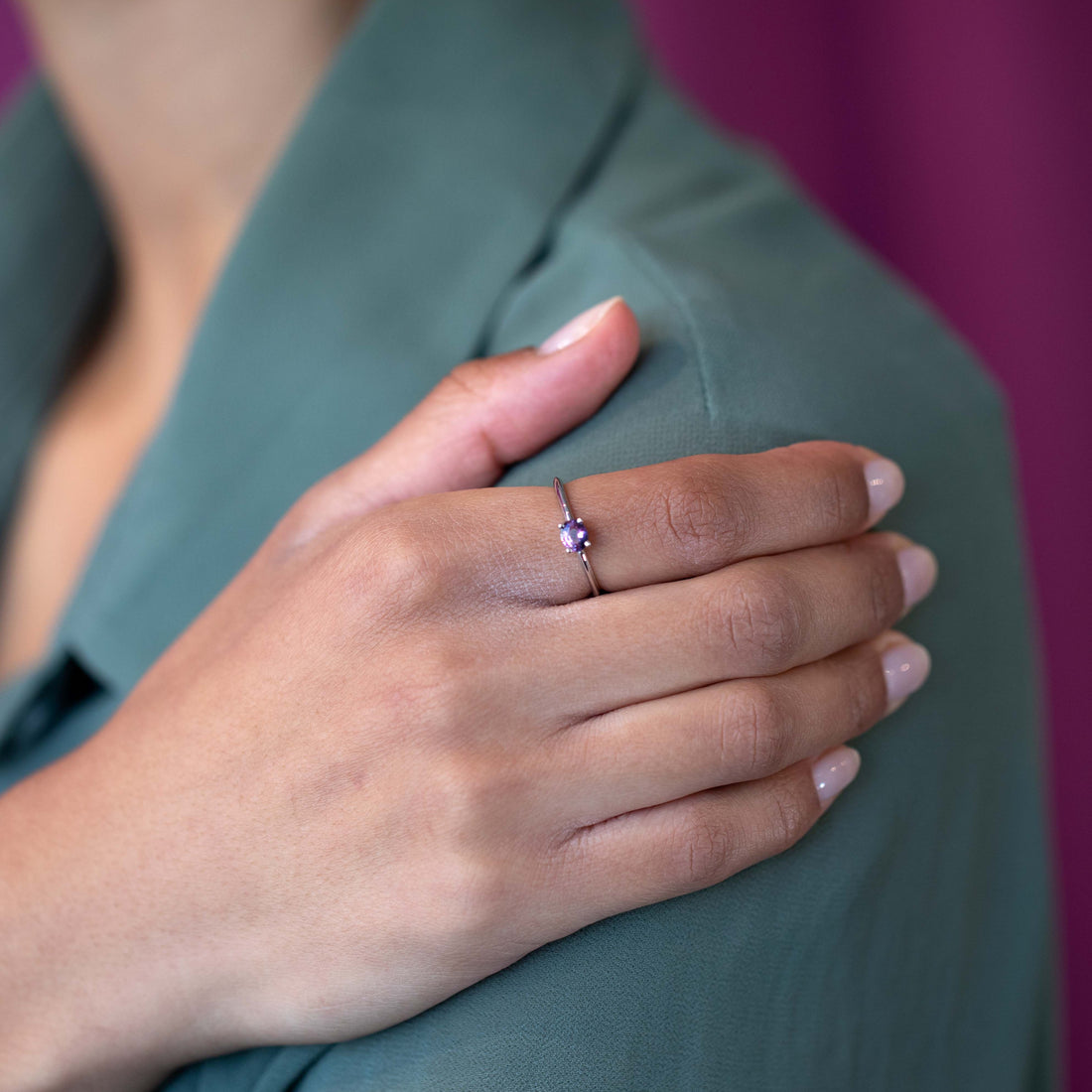 Magic Intense Purple Natural Sapphire Minimalist Gold Ring