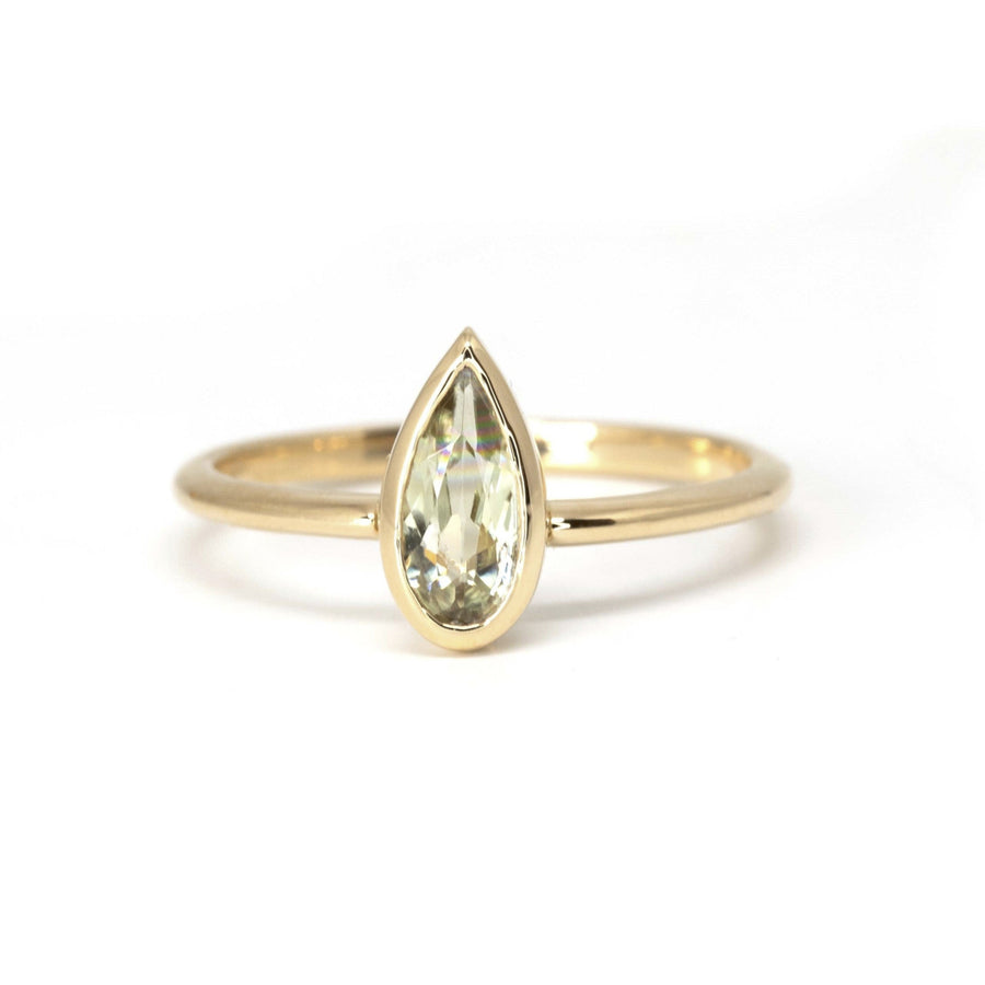 Diaspore pear shape gold ring bena jewelry green gemstone bena jewelry bezel setting fine jewelry designer montreal made fine jewelry
