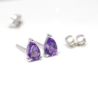 front view of amethyst gemstone stud earrings bena jewelry montreal small custom made amethyst earrings drop shape earrings dainty purple earrings silver studs montreal handmade in canada color gemstone jewelry quartz gemstone
