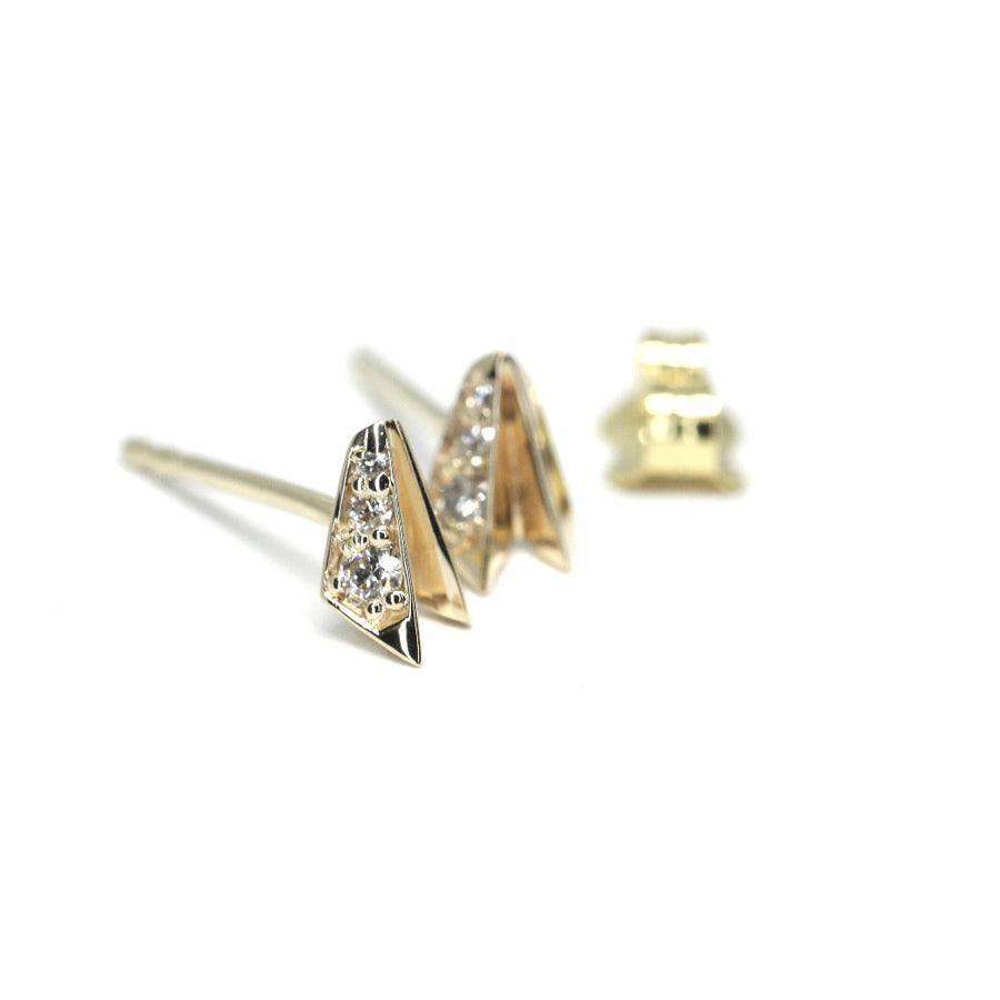 Side view of the yellow gold stud earrings from Fancy Edgy Collection Small Round Diamond and Sharp Look by Bena Jewelry Montreal, made in Canada