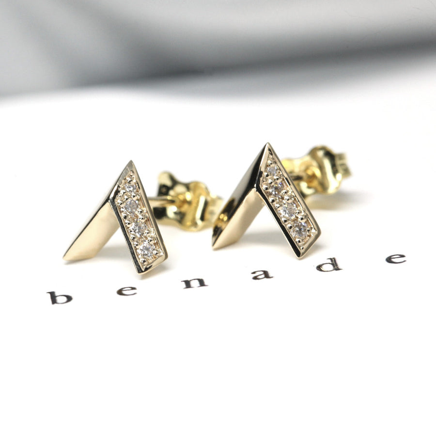 Yellow Gold Arrow Shape Stud Earrings with Round Diamond Edgy Collection bena jewelry