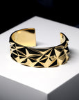 Side view of bena jewelry vermeil gold bracelet chiseled collection yellow gold plated silver montreal made in canada