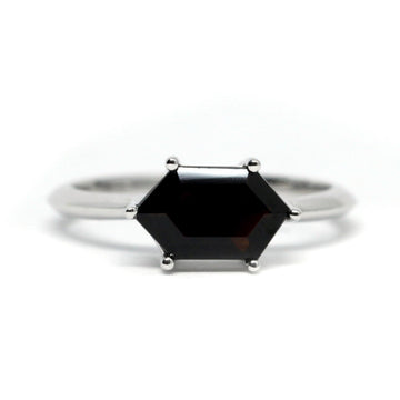 Black spinel ring hexagonal fancy shape bena jewelry edgy custom jewelry engagement modern ring edgy jewelry montreal made in canada fine jewelry bridal ring custom color gemstone specialist