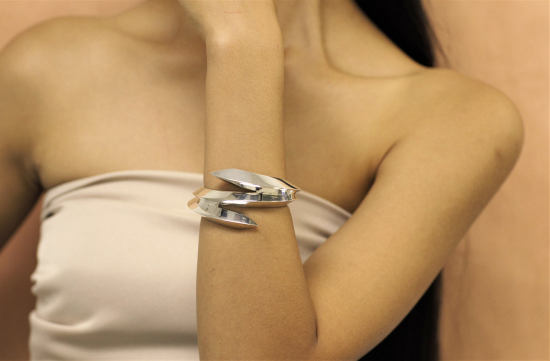 girl wearing edgy silver bracelet bena jewelry montreal edgy fine jewelry designer