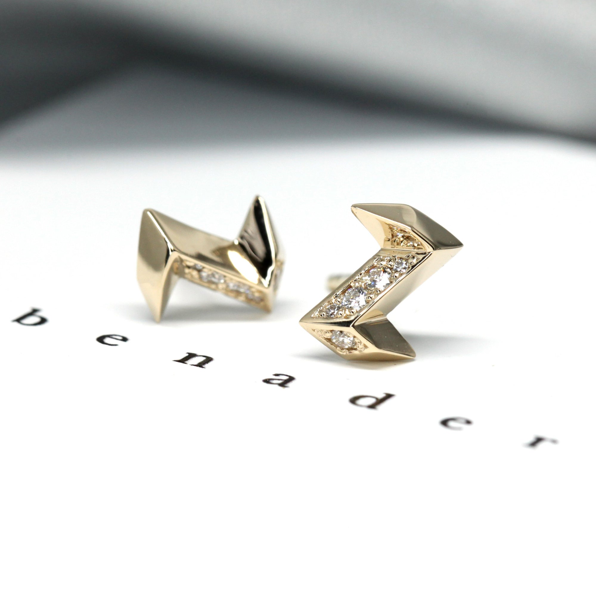 Bold Electric Diamond Studs with diamond pavé, dazzling effect in a grey setting, crafted in Canada.