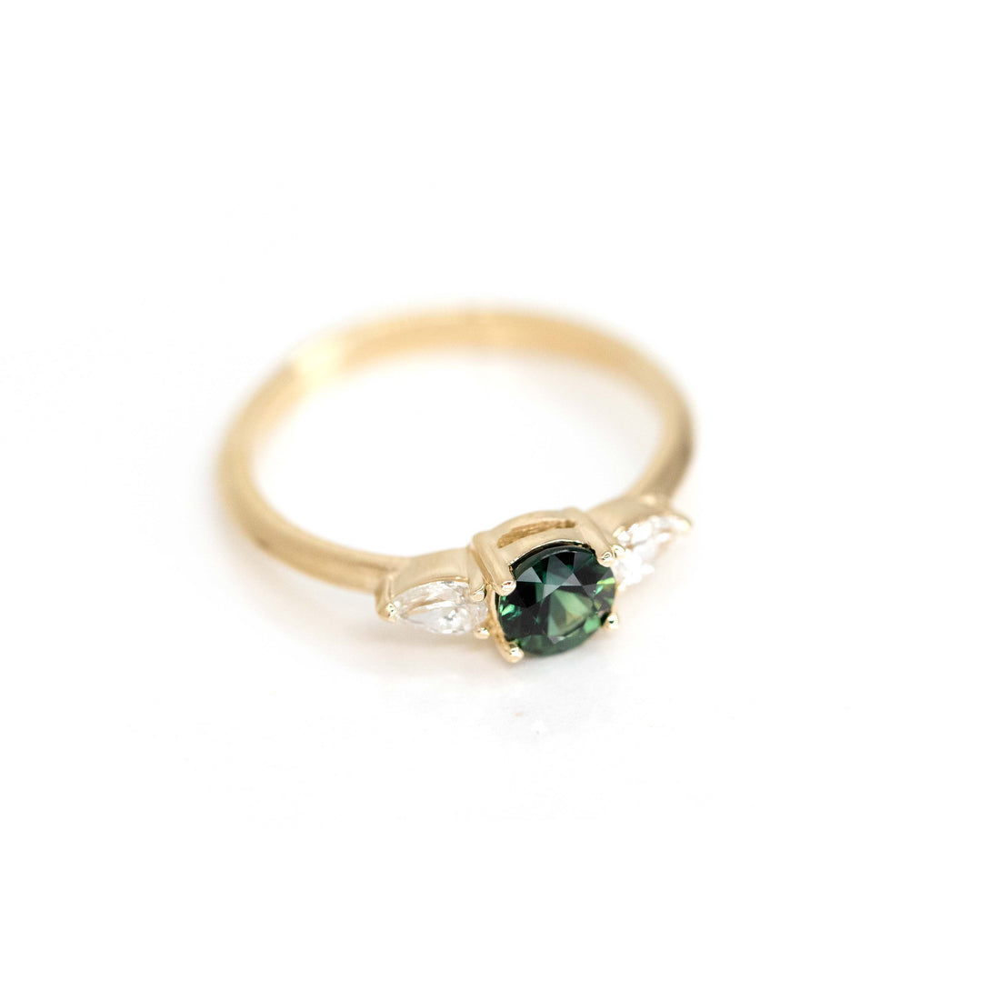 yellow gold green sapphire diamond bridal ring montreal bena jewelry designer
