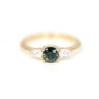 green sapphire bridal ring montreal made by bena jewelry designer