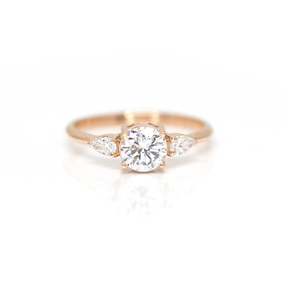 round diamond pear shape bridal ring custom made in montreal bena jewelry