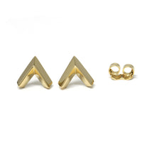 yellow gold edgy arrow earrings bena jewelry designer montreal made unisex studs