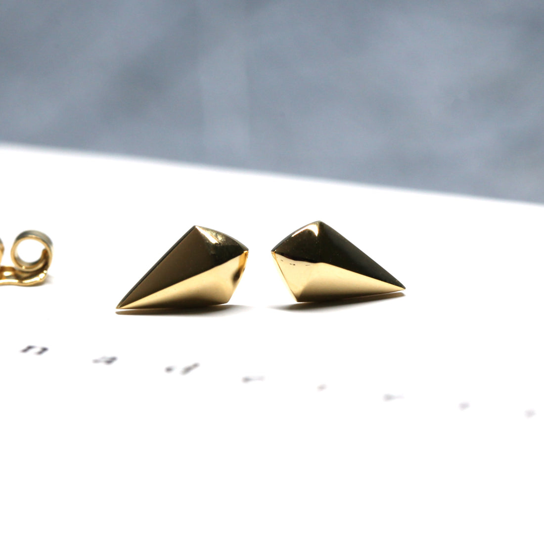 bena jewelry yellow gold stud earrings montreal